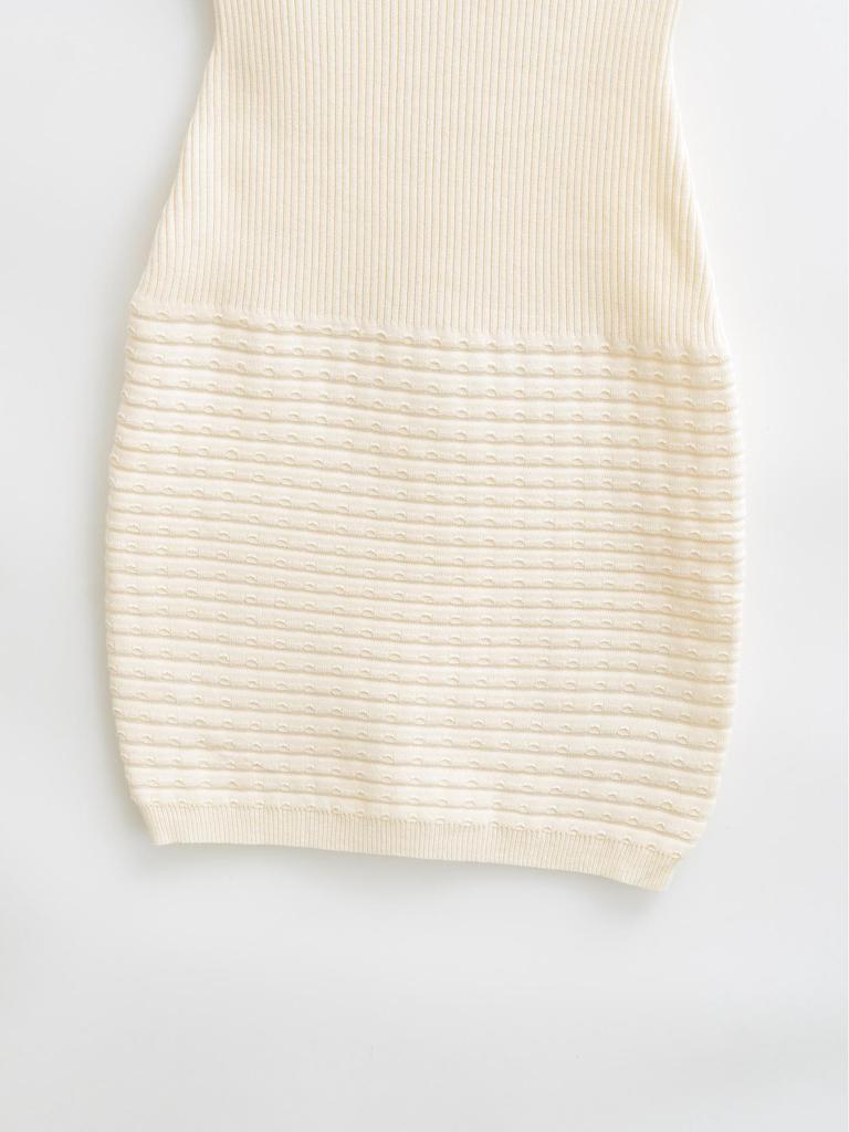 Pure Desire Strapless Bodycon Knit Mini Dress: Slim-Fitting, Waist-Cinching, Textured for Figure Highlighting.