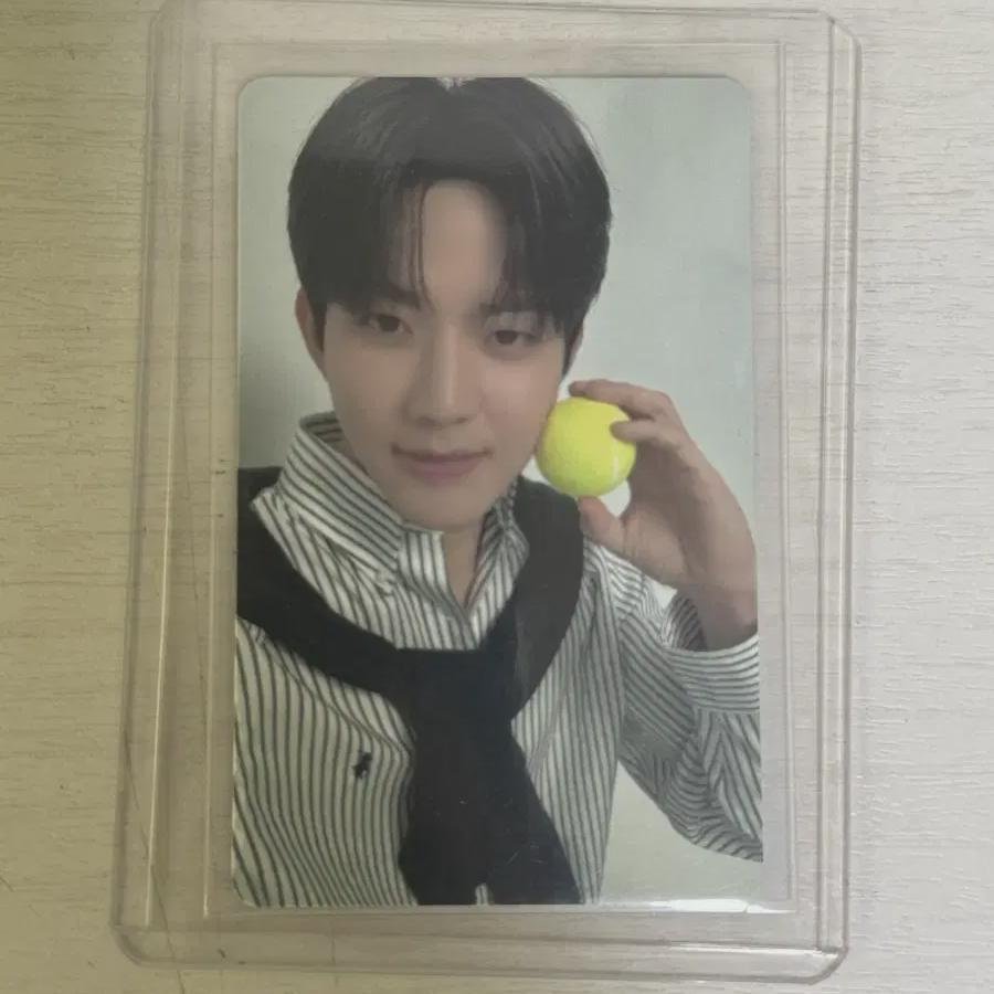

Day6 Downing Photocard Sell