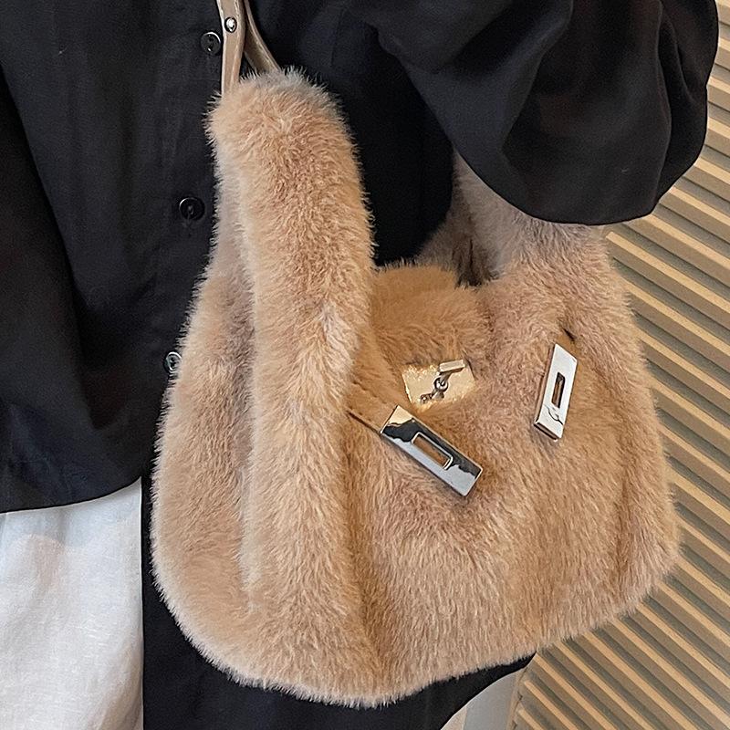 New fashionable plush women's bag cute casual solid color bag student small bag women's messenger daily bag