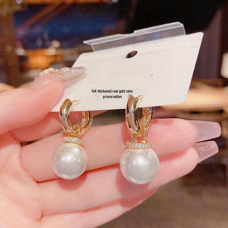 Elegant Micro-Inlaid Zircon Pearl Earrings - Exquisite, Fashionable, and Versatile Light Luxury Accessories