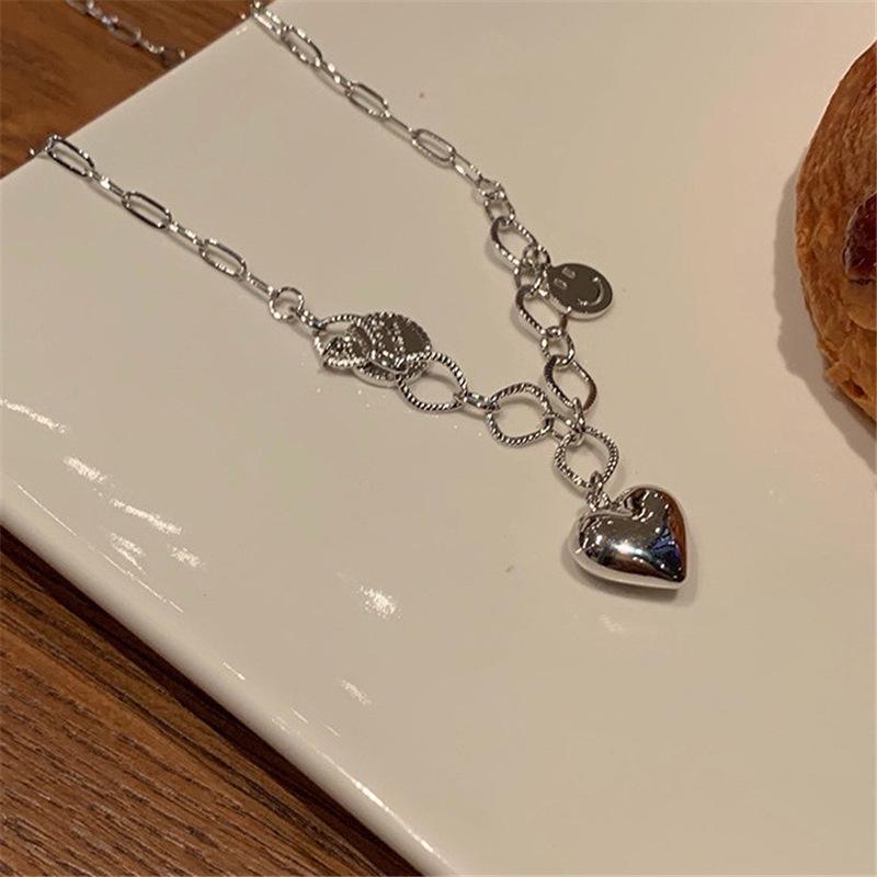 

Love Smiley Face Sweater Chain Fashion Sense Necklace Women S Light Luxury Niche Collarbone Chain Long Neck