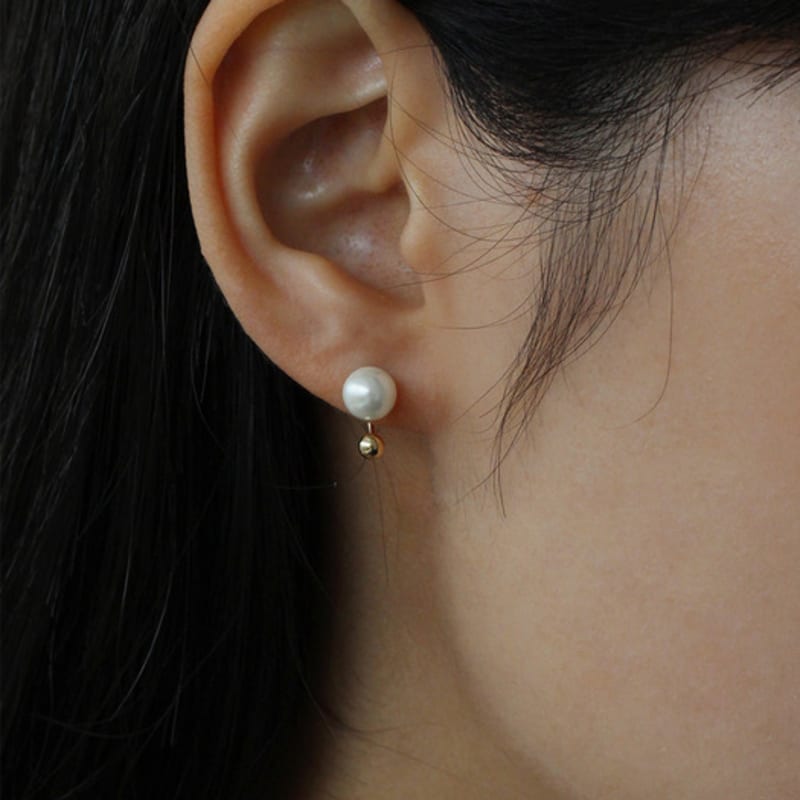 

NORMALLEE [14K] Curling Pearl Piercing (L) Yellow gold