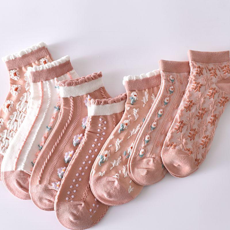 5/6PCS Hot Selling Woman Socks Ethnic Retro Vintage Harajuku Crew Socks Flower Embroidery Fashion Japanese Kawaii Cute Socks Women Gift