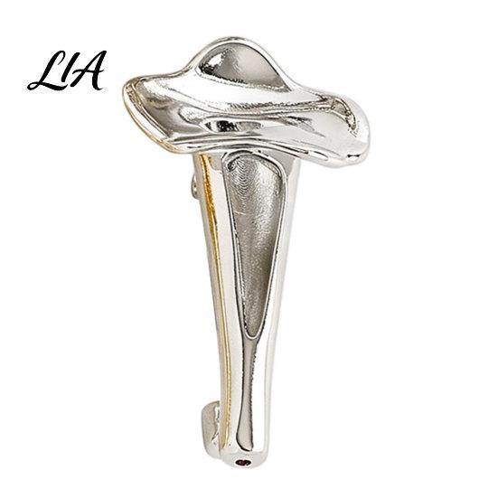 Vintage Style Brooch Peanut/Calla Shaped Flower Insert Brooch, DIY Wearable Bouquet Holder Gold Pin Clip, Metal Vase Lapel for Women Small Vessel