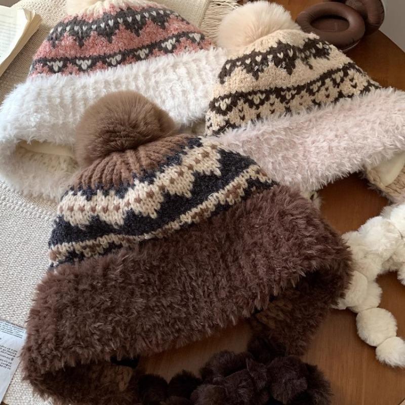 Wind straps Plush ear caps Children's thickened warm knitted caps in autumn and winter Show small face Wool hat tide