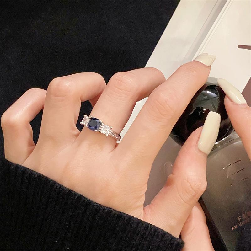 Super Flash Spitzenmuster Lila Zirkon Eleganter Öffnungsring Licht Luxus Hohes Gefühl Süß Nische Zeigefingerring