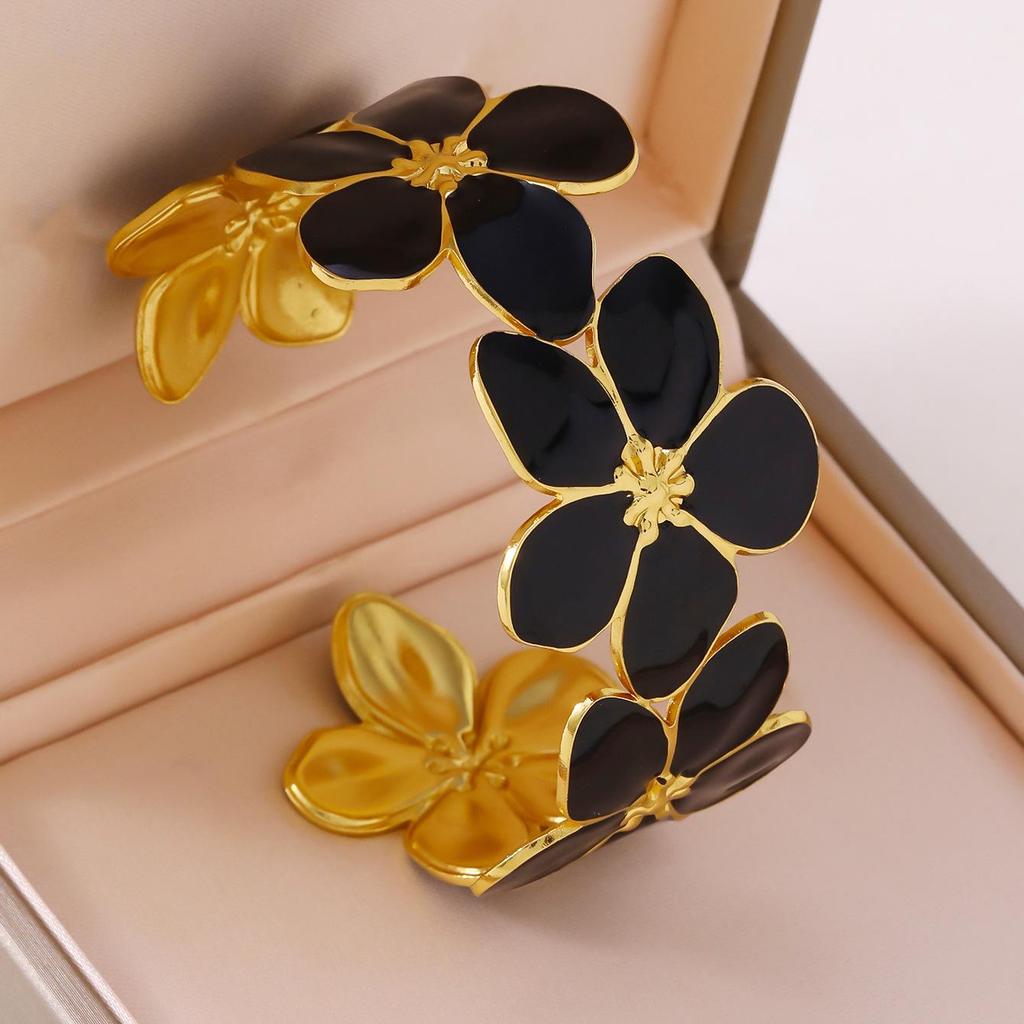 Trendy Flower Stainless Steel Oil Drip Bracelet - Non-Fading, Fashionable C-Shaped Bangle