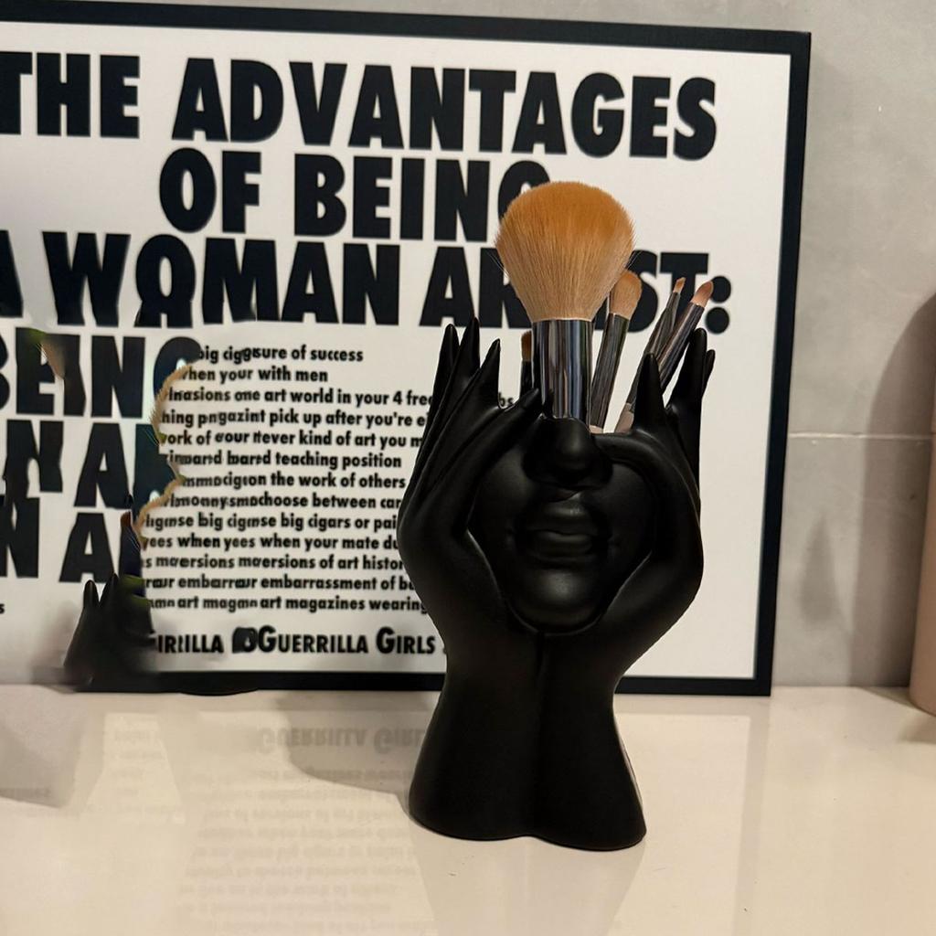 Makeup Brush Holder,Human Face Art Desktop Decoration,Vase,Compatible with Makeup,Eyebrow Pencils,Home Organizer,Plastic Material