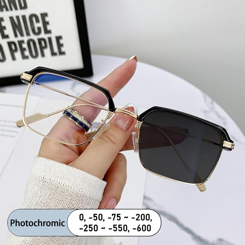 New Fashion Brand Design Women Eyebrows Eyeglass Frame Anti Blue Light Short Sight Prescription Myopia Glasses Photochromic -1.5