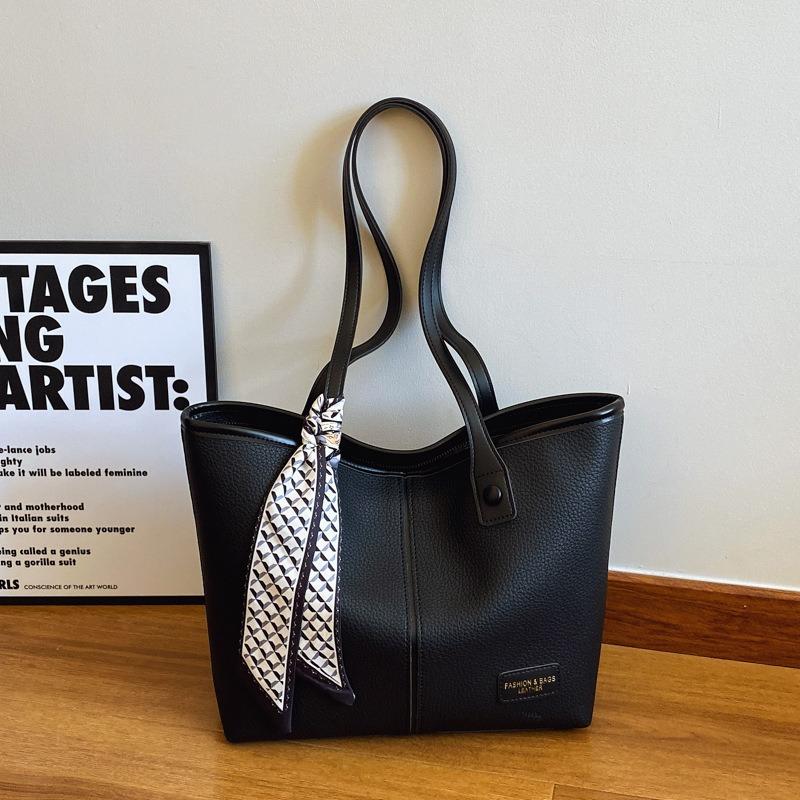 

Fashion tote bag women s new high-end shoulder bag fashionable, simple and atmospheric Tongle underarm bag чёрный