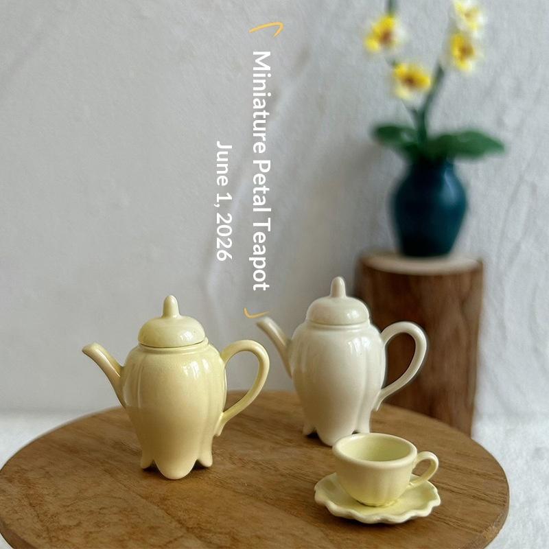 Mini Ceramic Petal Teapot Set Aesthetic Dollhouse Accessories Miniature Tea Party Props Desktop Ornament for Bedroom Shelf Decor