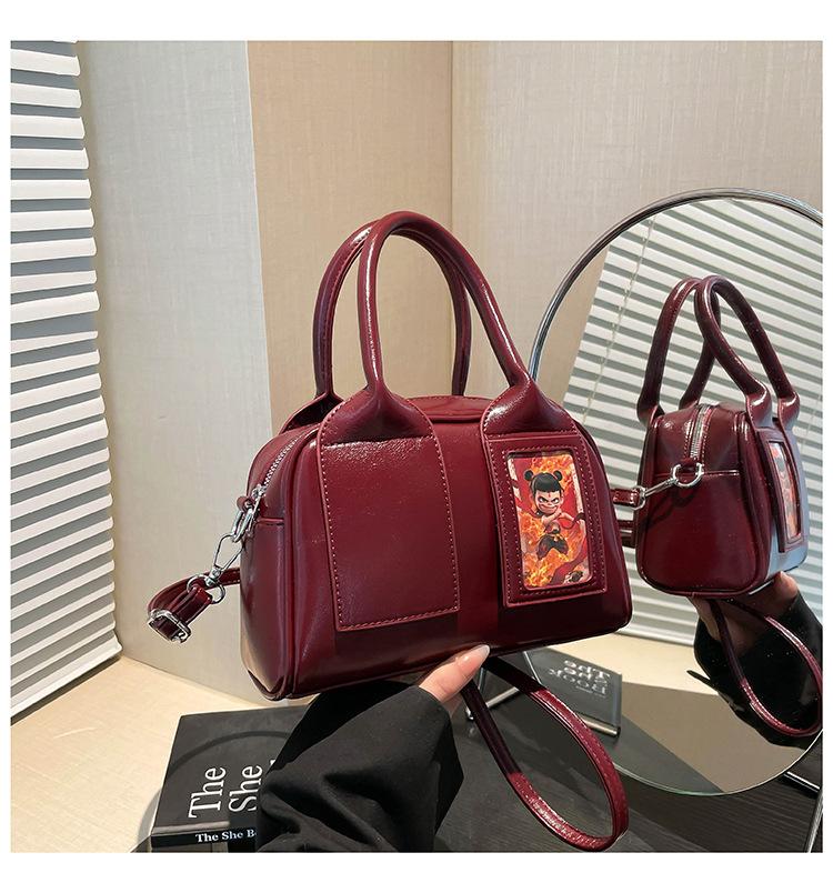 

Fashion women s bag 2025 new niche design solid color simple shoulder bag foreign style retro versatile messenger bag 23*10*15.5 бордовый