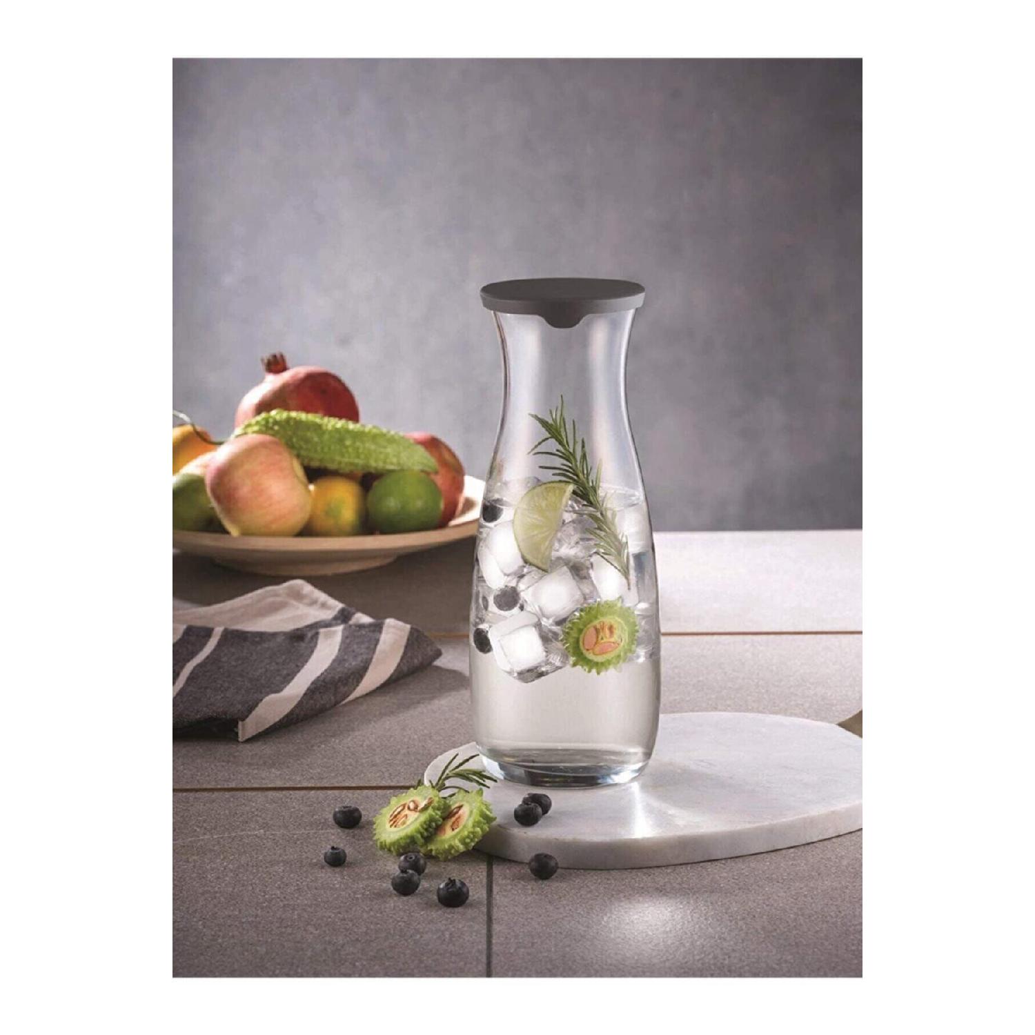 

Amphora Red Silicone Lid Glass Bottle Carafe 1180 Cc Fma07807