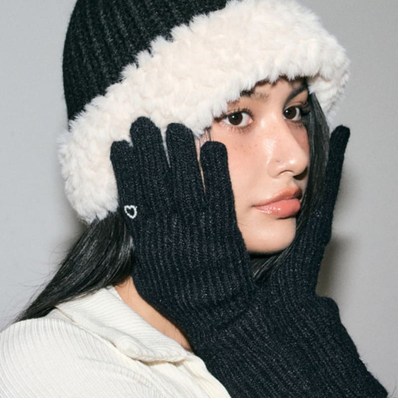 ZEROPLANET Heart Fingerhole Knit Gloves [BLACK]