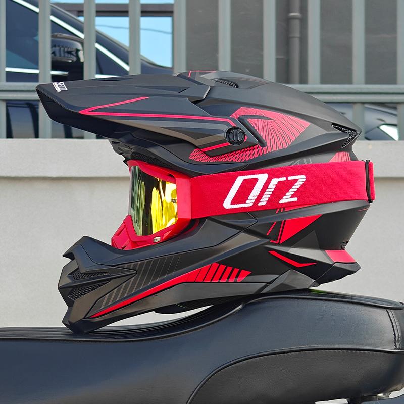 DOT Approved Adult Motorcycle Helmet Off-Road Dirt Bike Racing Full Face Helmet with Goggles