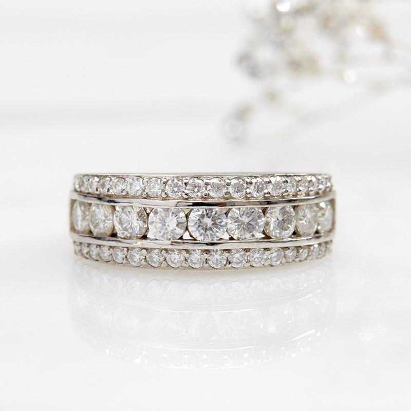 Stylish Lady Silver Color Finger Ring with Bright Zirconia Female Fashion Wedding Band Accessories Women Jewelry Gift