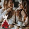 Festliche Engel-Glasglocke mit konservierter Rose – ein wunderschönes Accessoire für Weihnachts- und Valentinstagsdekorationen und als charmantes Wohnaccessoire.