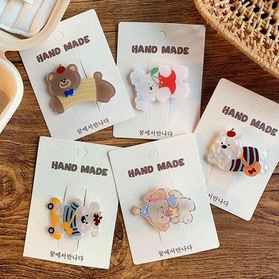 Mädchenhaftes Cartoon Teddybär Acryl Haarspangen Set - Feenhafte Haarnadeln und Pony-Accessoires.