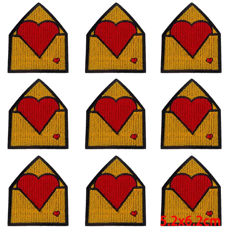 10Pcs/Lot Cartoon Envelope Patch Iron On Embroidered Patches For Clothing Thermoadhesive Patches On Clothes Heart Fusible Patch