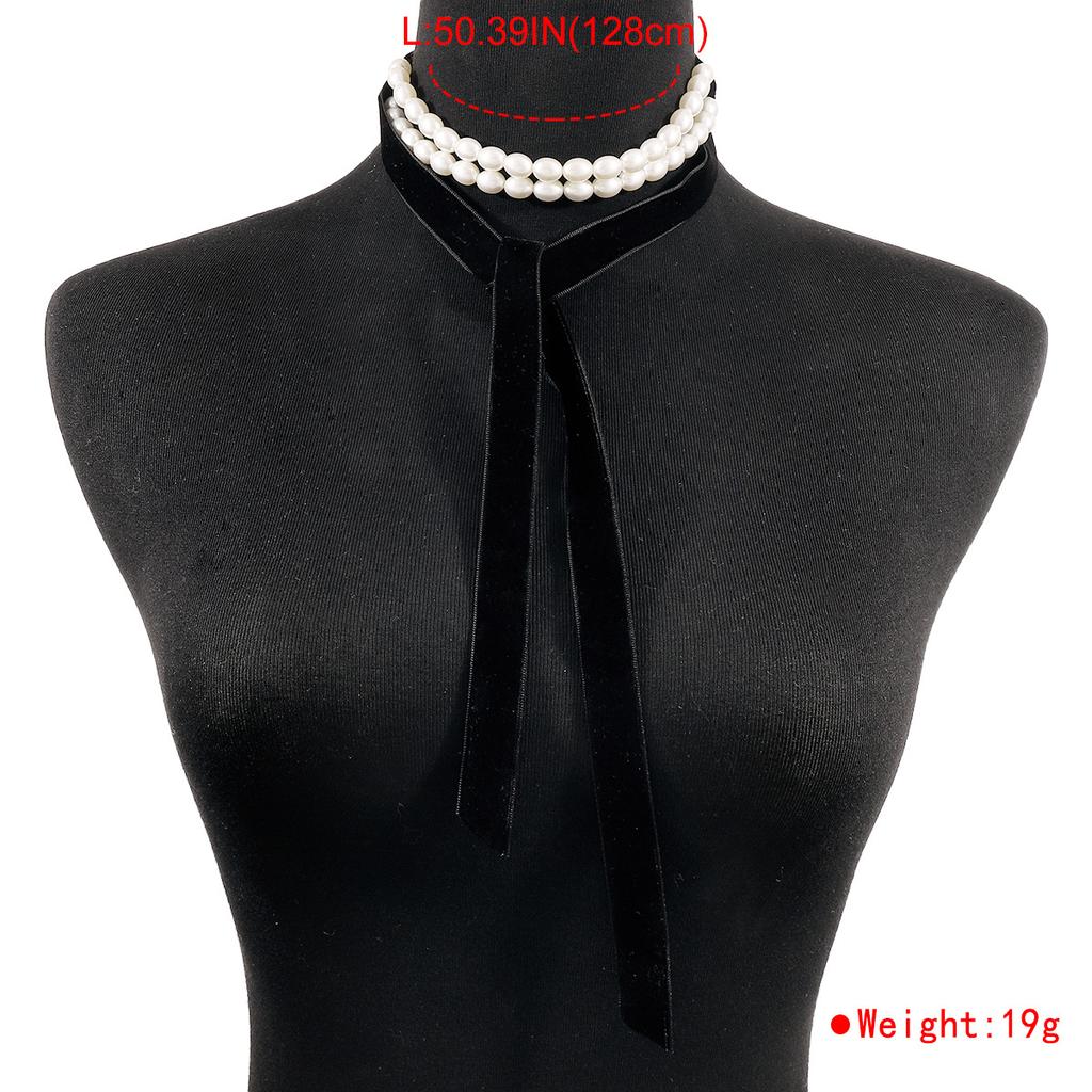 Women European French Retro Baroque Pearl Bow Necklace Elegant Velvet Ribbon Light Luxury Clavicle Necklace