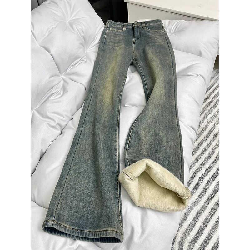 Women's Plush High-Waist Flared Jeans - Thickened, Elastic, Plus-Size, Hip-Covering for Autumn and Winter 2024.