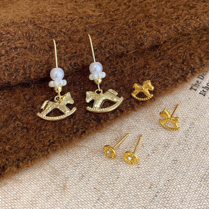 Creative Unique Cartoon Animal Colt Horse Earrings For Women Girl Cute Animal Little Horse Ear Stud Jewelry New Year Gift