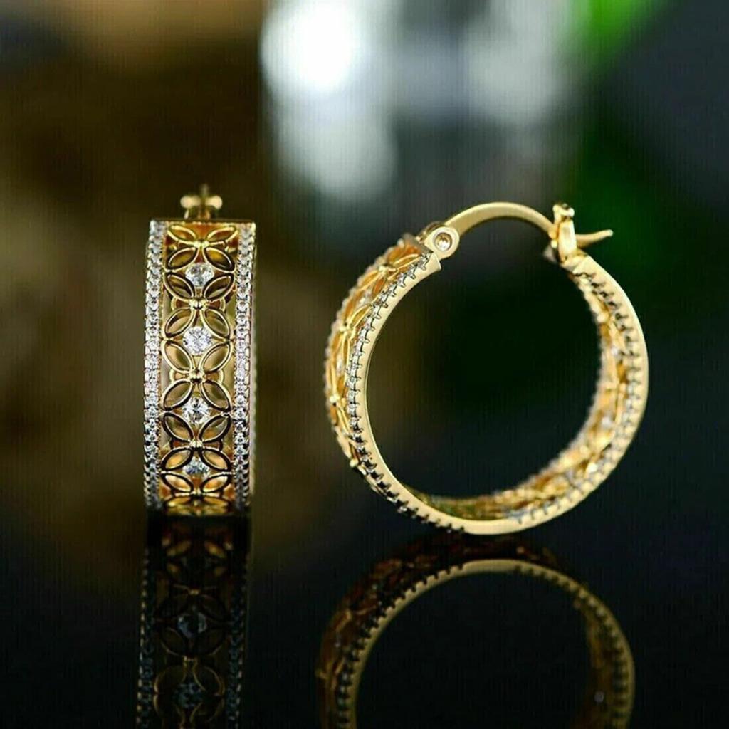 Vintage Hollow Flower Pattern Hoop Earrings Inlaid Sparkling Zircon Elegant Womens Jewelry for Party Wedding Daily Wear