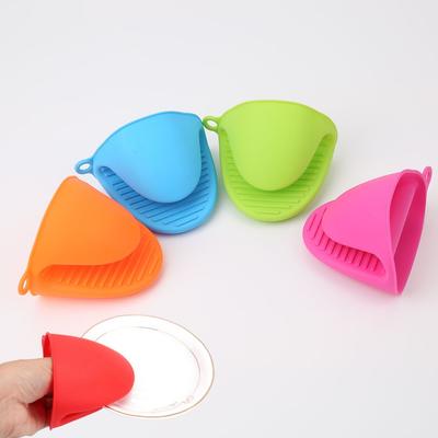 Kuchynské potreby – Rukavice a chňapky