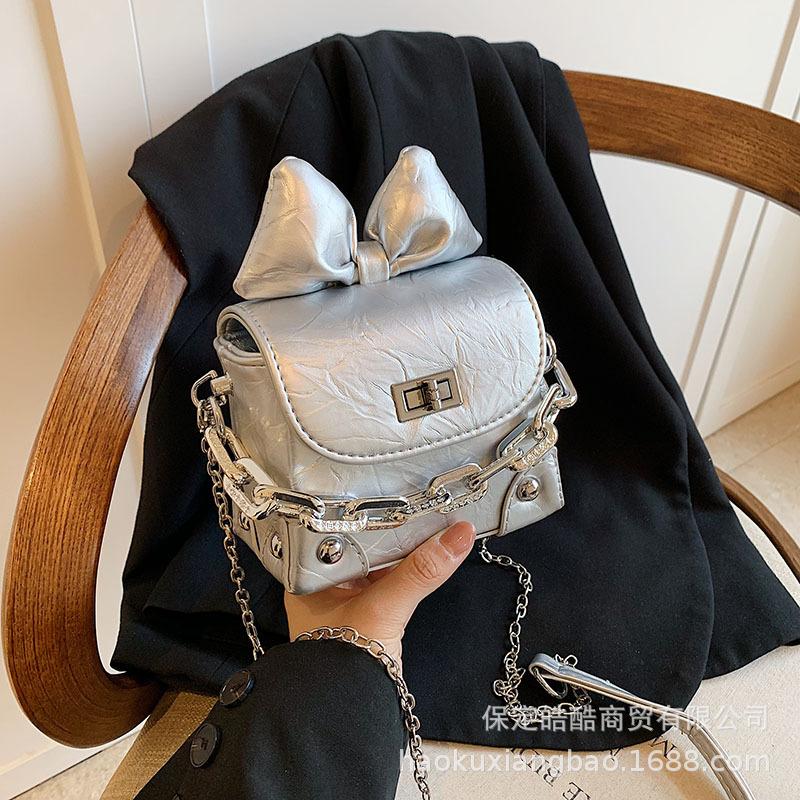 Summer fashionable white mini bag women's new 2025 high-end niche messenger bag versatile chain small square bag