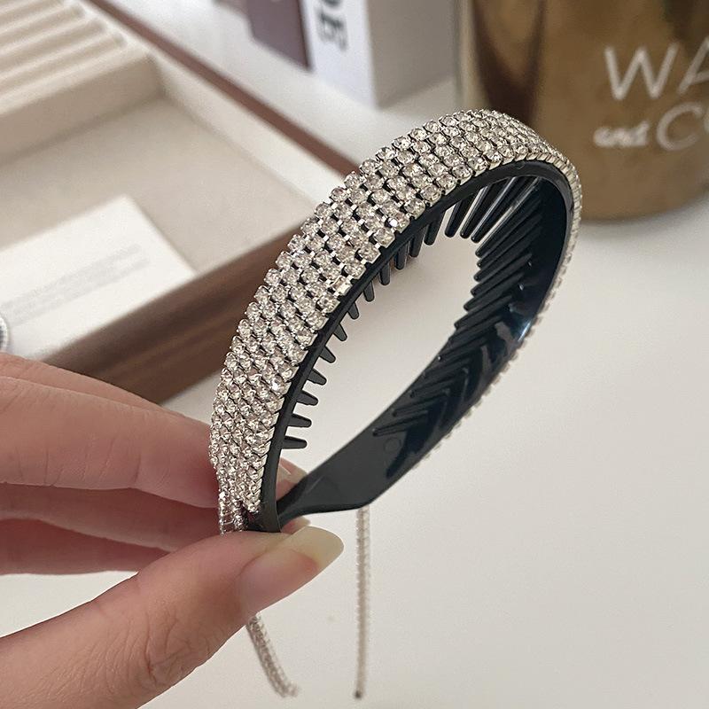 

Головной убор с бриллиантовой кисточкой, простая личность и продвинутое чувство, артефакт для волос в виде диска с шарообразной головкой сзади