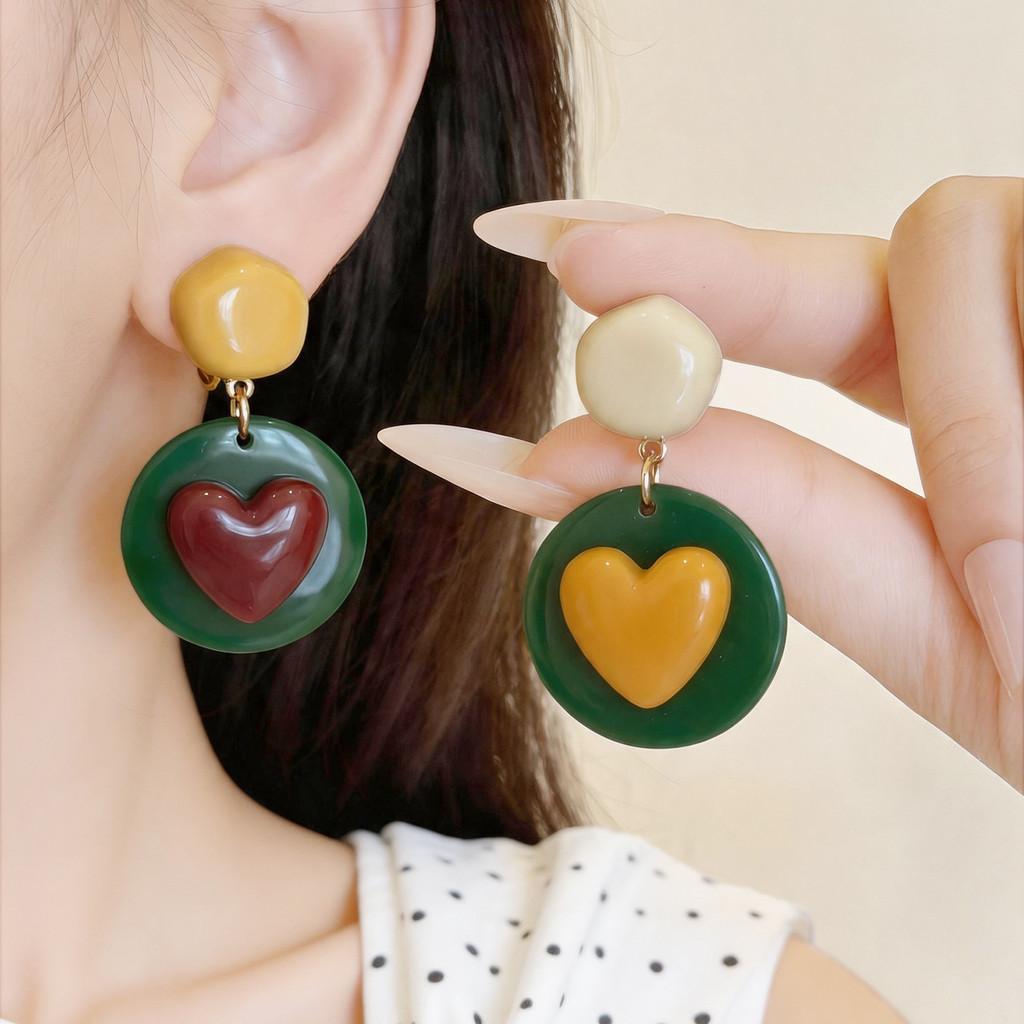 Pinkdudu Vintage Red & Green Color-Block Heart Acrylic Drop Earrings Small Batch Designer Stud for Women Unique Retro Statement Jewelry PD2566
