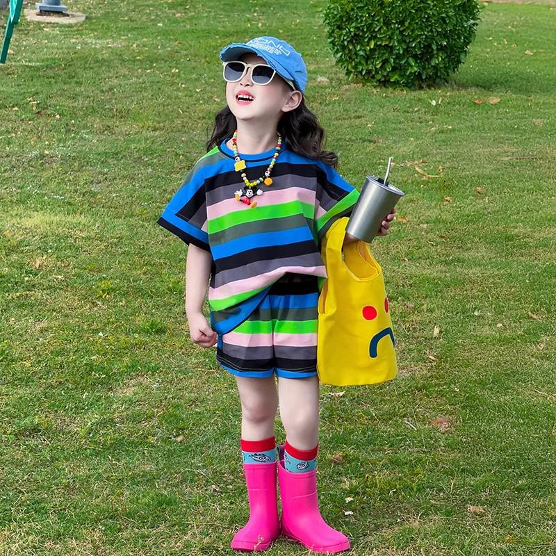 

Girls Summer 2025 Two-Piece Colorful Outfit Set with Short Sleeve Top 120 cm зелёный