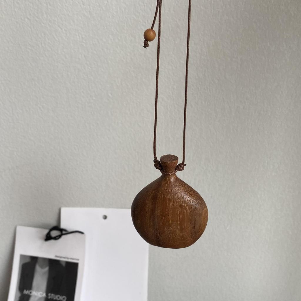 Wooden Hip Flask Necklace: Retro Choker & Long Sweater Chain for Women