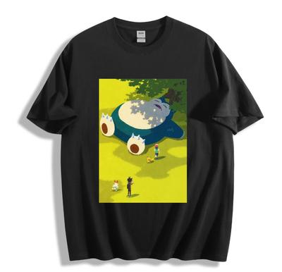 NUOVO!!!! Maglietta Pokémon Snorlax e Allenatori - Arte Anime Scenica Maglietta Unisex