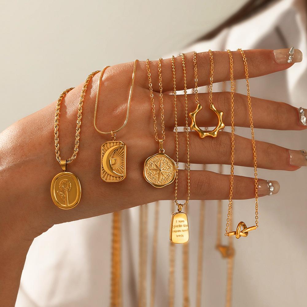 Vintage French Twisted Star Moon Pendant Necklace For Women Fashion Titanium Steel Chain