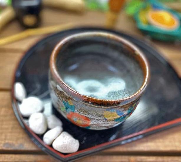 Hyakukaen Kutani Matcha Bowl with Camellia and Ceramic Birds,