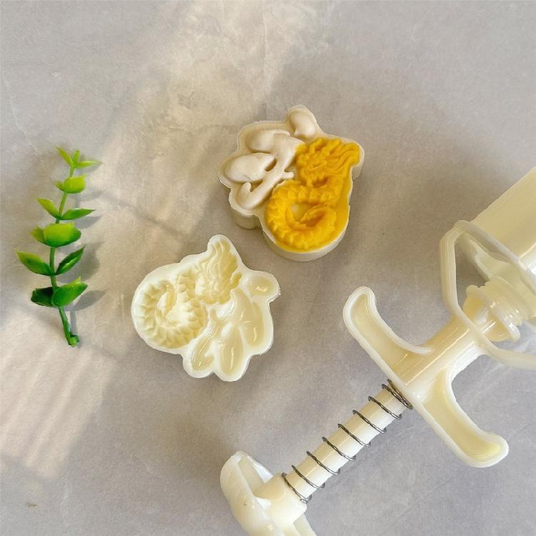 Dragon Pattern Moon Cake Mold Pastry Tool Hand Press Cookie Dessert Cutter Bakings Tool for MidAutumn Festival Easy Use