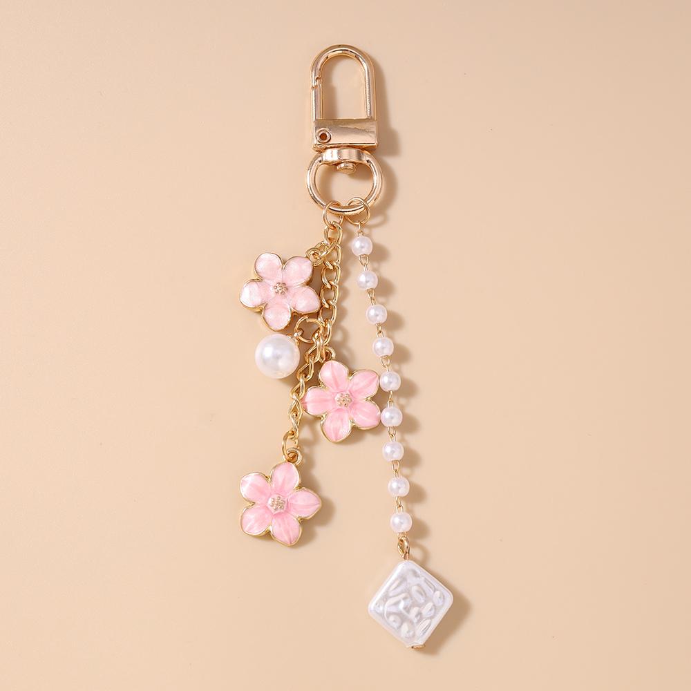 Fashion Enamel Flower Keychain Women Girls Pearl Key Ring Pendant for Handbag DIY Key Chain Jewelry Gift