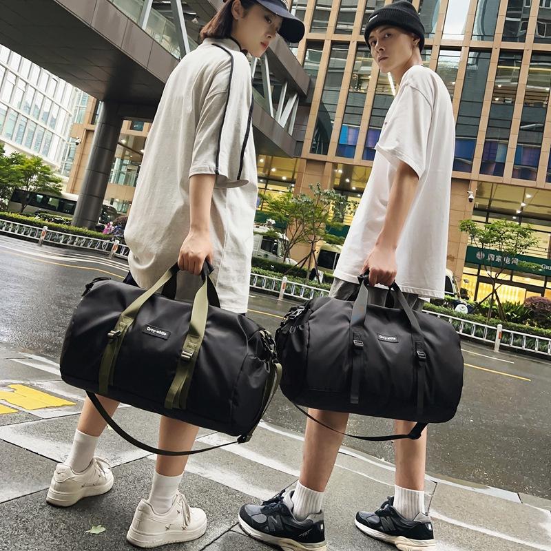 The same style for men and women is fashionable, short-distance, lightweight, portable travel bag, yoga mat can be placed, trendy and cool yoga bag.