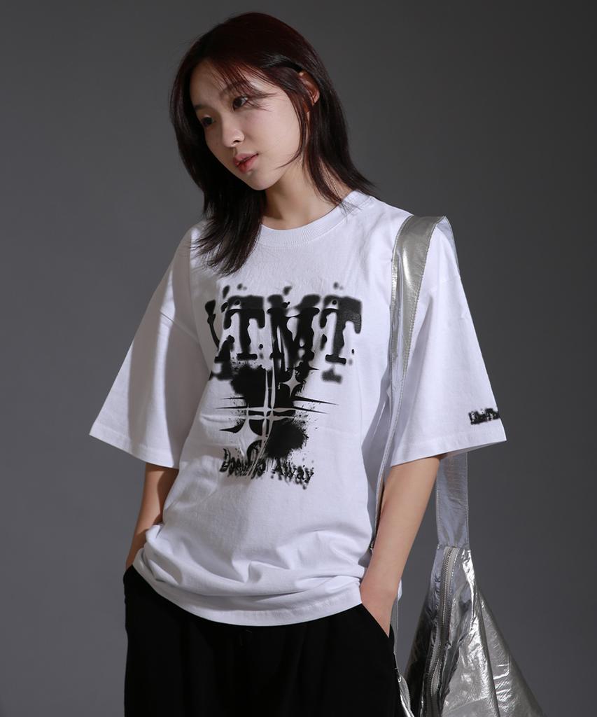 LIKE THE MOST Ltmt Monogram Round Over T-Shirt_White