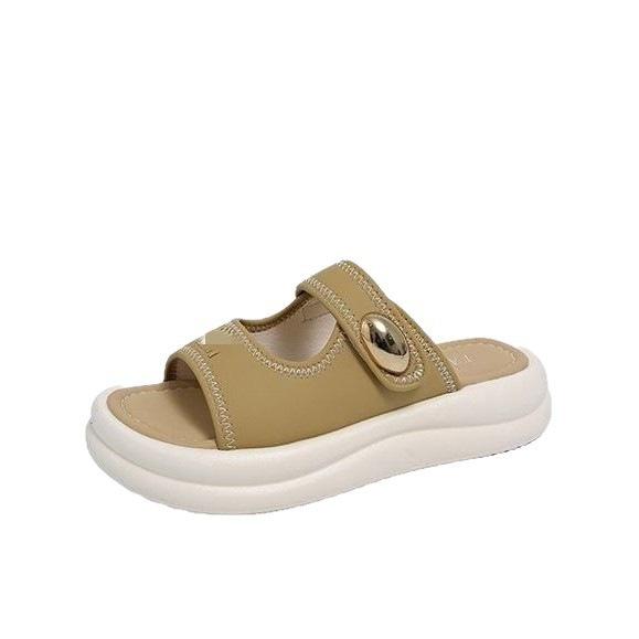 Slippers wear thick-soled adjustable Birkenstocks slippers with skirts and soft-soled beach sandals