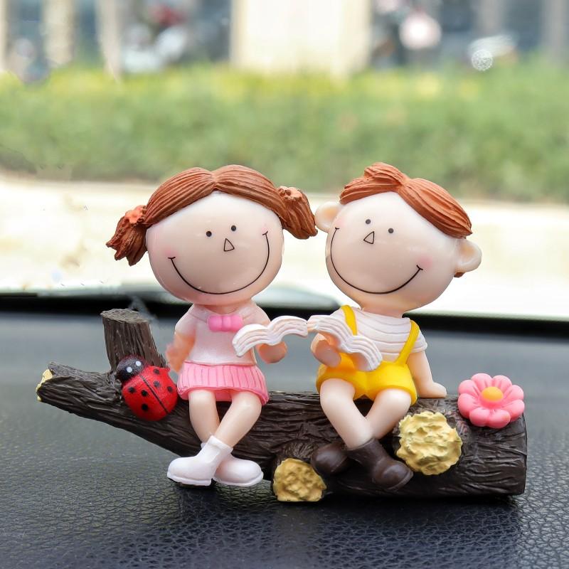 New Cute Couples Car Ornaments Tree Branch Figure Figurines Decorations Automotive Interior Dashboard Decor Accessories