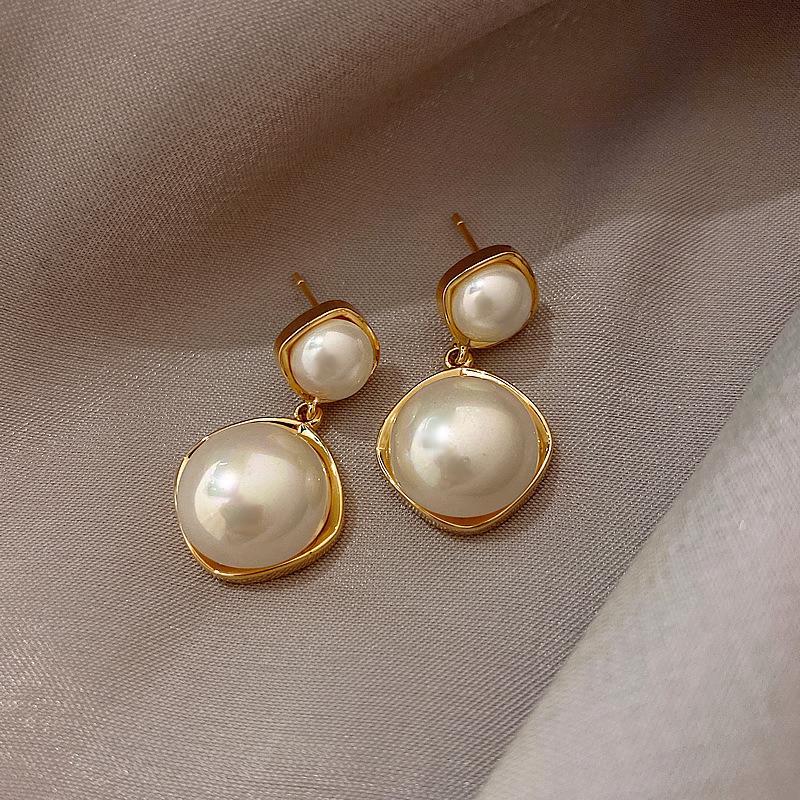 French Rhombus Pearl Earrings Stud Earrings Women S Design Sense Earrings Temperament Fashion Earrings