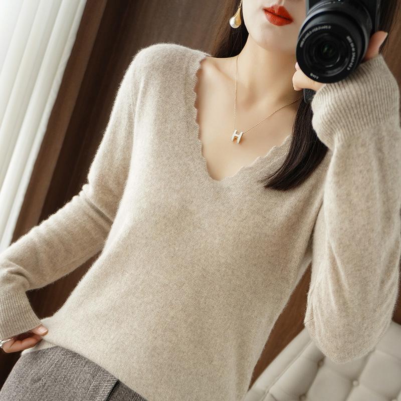 Autumn and winter new lace V-neck women's long-sleeved knitted sweater solid color large size pullover, loose and thin bottoming shirt