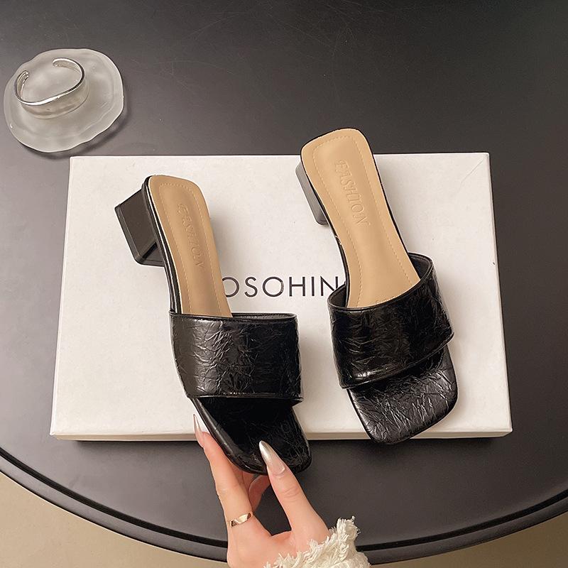 Large size thick heel cool slippers women's summer wear 2025 new fashion out one-word drag new Chinese style summer