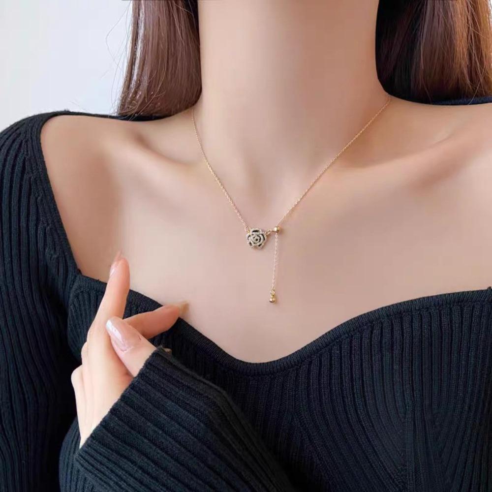 Shijia Pearl Necklace Women's Niche Light Luxury Design High-end Temperament Collarbone Chain Neck Chain Sweater Chain Bead Chain