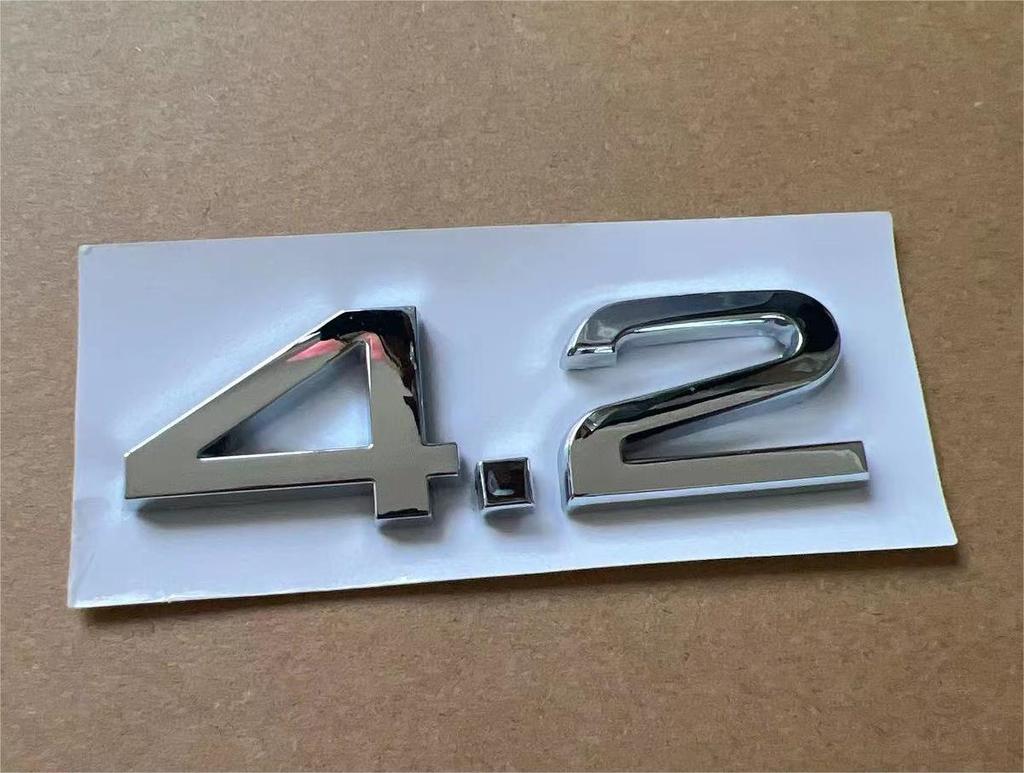 1X ABS Chrom Glänzend Schwarz 2.4 3.2 4.2 Buchstaben Auto Kofferraum Emblem Abzeichen Aufkleber Für A4 B7 TT Q5 Q7 A6 S6 S5 S4 RS5 Zubehör