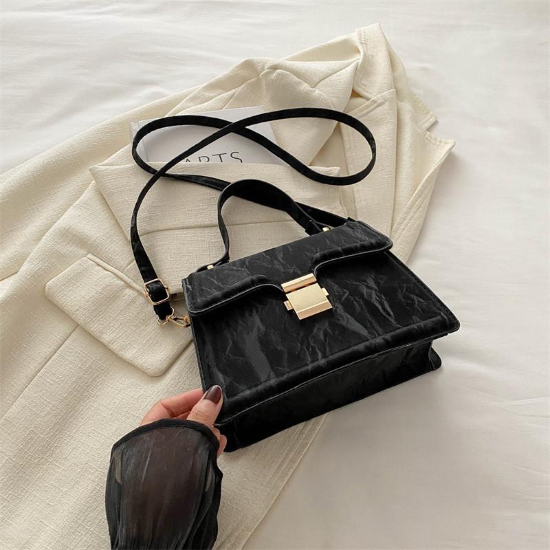 Chic And Stylish Large Capacity Crossbody Bag In Black Pink Blue White