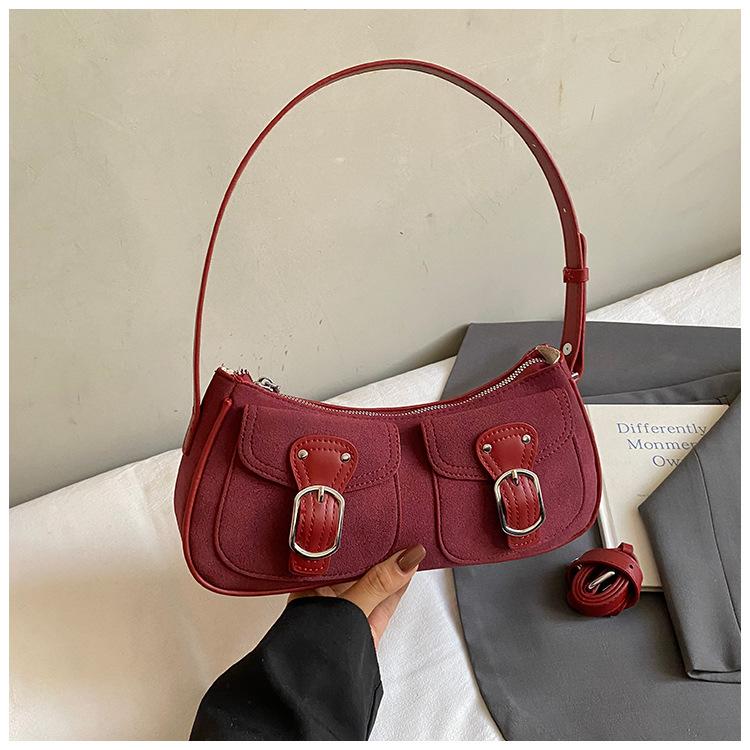 

Autumn and winter retro premium niche messenger bag women s 2025 new popular fashion versatile commuter shoulder armpit bag