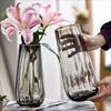 Nordisk förgylld glasvas: Elegant Högkvalitativ Blomvas för Stilfull Vardagsrumsdekoration